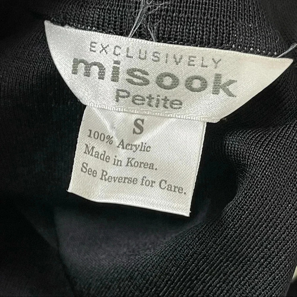 Exclusively MISOOK Black and White Open Jacket - Picture 3 of 5